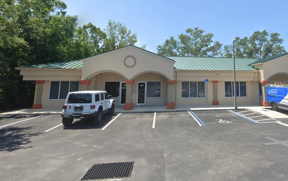202 North Rhodes Avenue #101 Sarasota, FL 34237